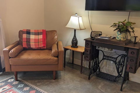 Samsara Farm Cottage - Stunning Hinterland Oasis - Accommodation Melbourne 2