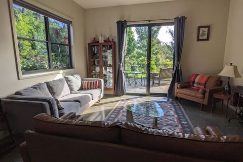 Samsara Farm Cottage - Stunning Hinterland Oasis - Accommodation Melbourne 1