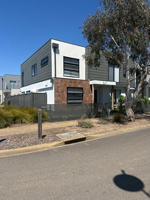 Sanary A Modern Beach Home In Martha Cove - Accommodation Melbourne 0