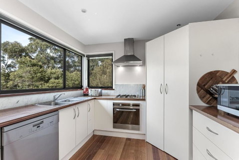 Sanctuary House - Accommodation Melbourne 3