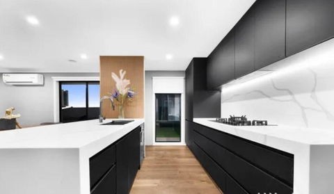 Sanctuary Lakes Holiday House - Accommodation Melbourne 3