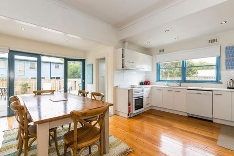 Sand Surf And Sunshine - Accommodation Melbourne 1