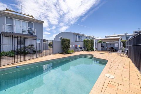 Sandcastles 4 -8 Ala Moana Way - Accommodation Melbourne 0
