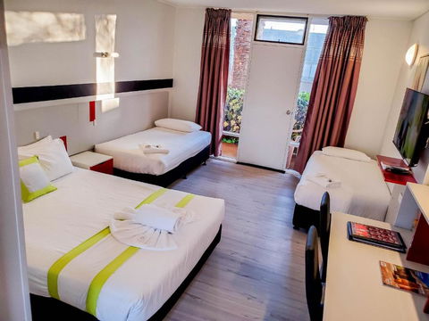 Sandors Motor Inn - Melbourne 4u 2
