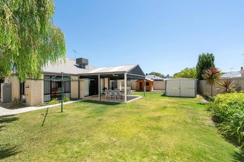 Sandpiper House - Family & Pet Friendly - Accommodation Melbourne 1