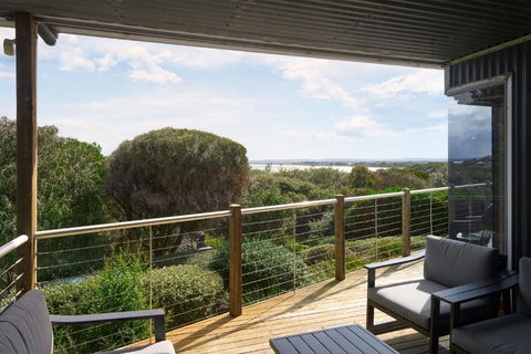Sandpipers Beach - Accommodation Melbourne 0