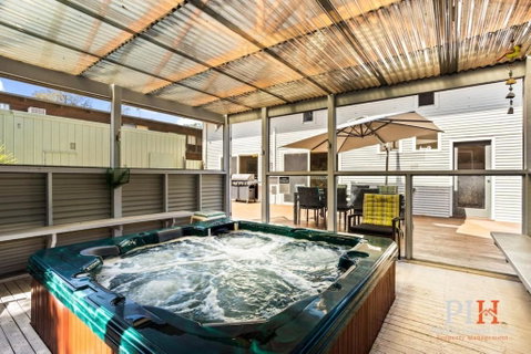 Sandy Bay Getaway W Spa 4 Bdr - Accommodation Melbourne 1