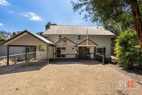 Sandy Bay Getaway W Spa 4 Bdr - Accommodation Melbourne 3
