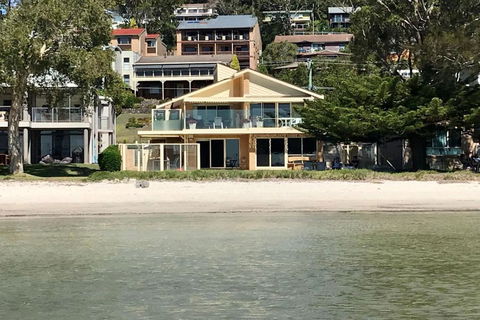 Sandy Beach House Corlette Unit 1 Waterfront WI-FI Aircon - Accommodation Melbourne 0