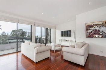 Sandy Beach One with Accommodation Melbourne