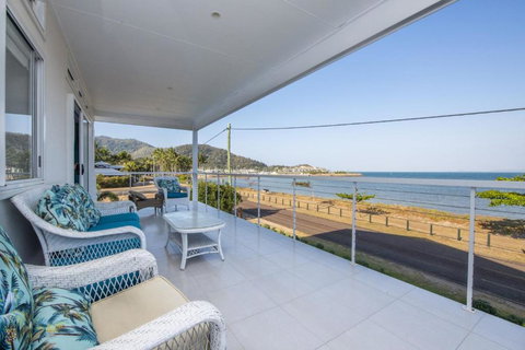 Sandy Decks - Accommodation Melbourne 0