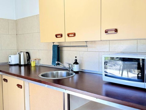 Shops Across St! Cute Studio In Salisbury - Accommodation Melbourne 2