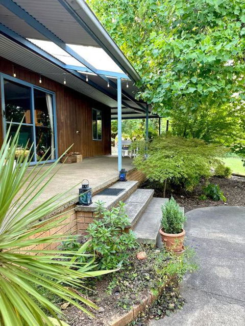 Snowy Valleys Iconic Stay - Moonshiner Cottage @ Distillery - Accommodation Melbourne 1
