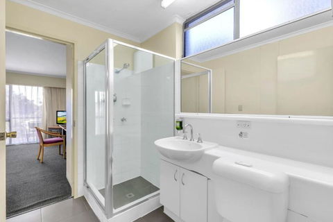 Spacious Room Ideal For Biz And Leisure - Accommodation Melbourne 1