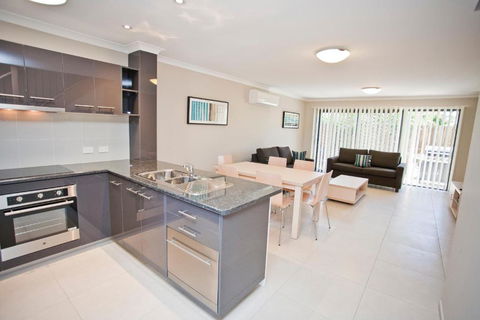 Stonewood Villas - Melbourne 4u 0
