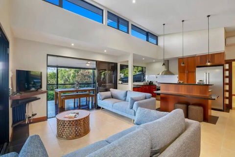 Summer Is Here! Enjoy Exclusive Access For 9, Pool, Media Room, Acreage Estate In Magical Sunshine Coast - Accommodation Melbourne 1