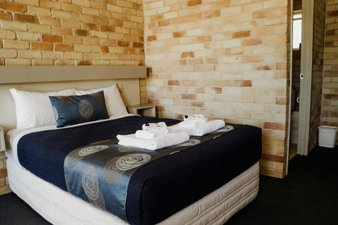 The Australian Hotel St George - Melbourne 4u 1