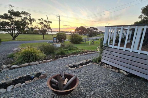 The Boathouse, A Place To Unwind & Explore - Accommodation Melbourne 3