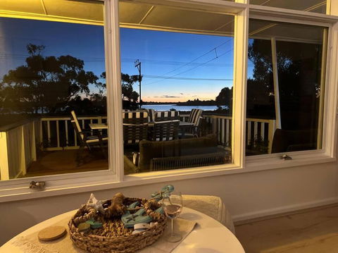 The Boathouse, A Place To Unwind & Explore - Accommodation Melbourne 2
