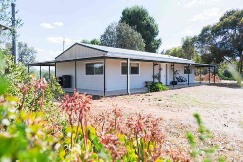 The Bungalow Cottage - Accommodation Melbourne 3