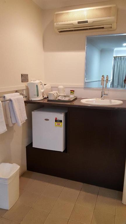 The Commercial Hotel Motel - Accommodation Melbourne 3