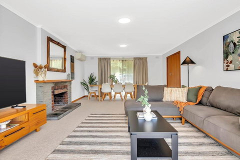 The Glenalvie - Sprawling Serenity In Adelaide Hills - Accommodation Melbourne 2