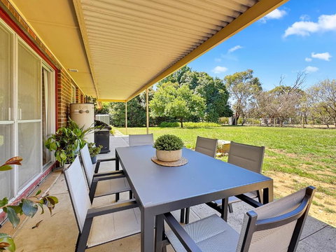 The Glenalvie - Sprawling Serenity In Adelaide Hills - Accommodation Melbourne 1