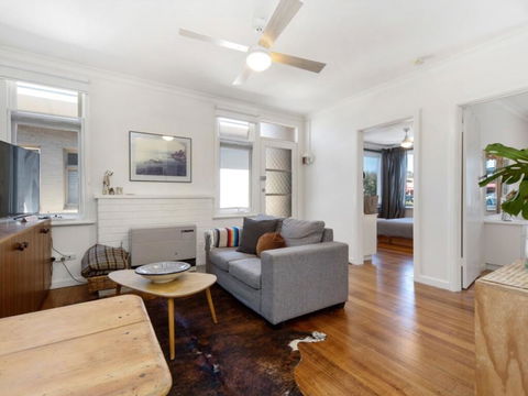 Beachside Apartment - Accommodation Melbourne 1