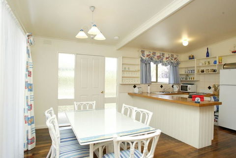 Beachwalk Cottage - Accommodation Melbourne 0