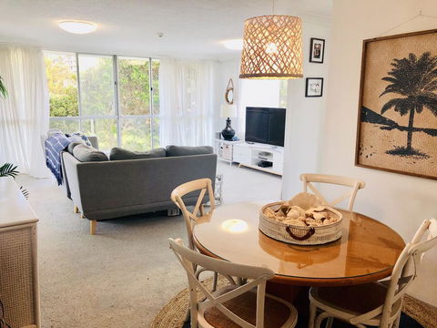 Beachy, Bright, And The Best Location On The GC! - Accommodation Melbourne 0