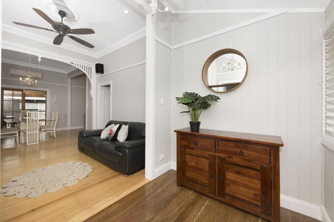 Beautiful Queenslander - Accommodation Melbourne 3