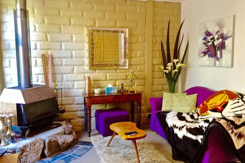 BEAUTIFUL RETREAT - 20 Mins To CBD And Only 10 Mins To MONA! - Accommodation Melbourne 2