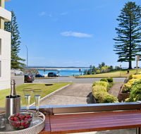 Beauty at the Beach - modern beachfront apartment - Accommodation Melbourne
