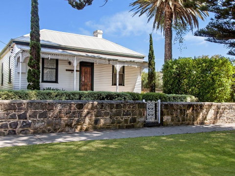 Beauvais - Accommodation Melbourne 0