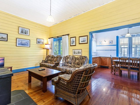Beauvais - Accommodation Melbourne 2