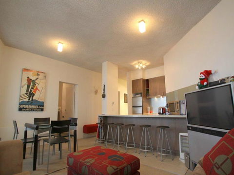 Beehive 18 - Accommodation Melbourne 3