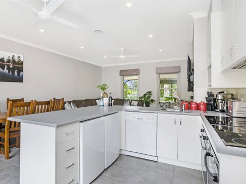 BEL MIREN - ESSINGTON - Accommodation Melbourne 3