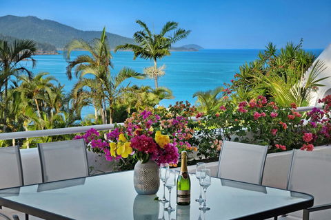 Bella Azure Two Bedroom Two Bathroom Spacious Ocean-view Apartment With Golf Buggy - Accommodation Melbourne 0