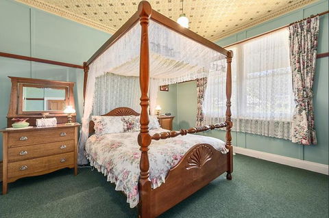 Benvenuti, To Comstock Cottage - Melbourne 4u 3