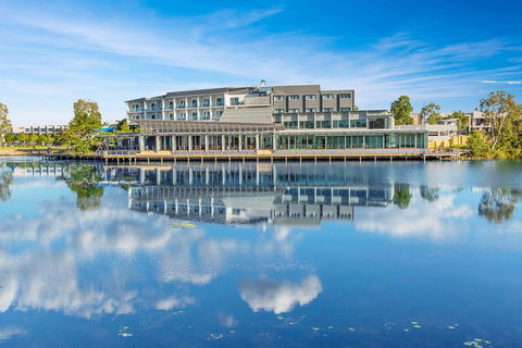 Best Western Plus North Lakes Hotel - Melbourne 4u 0