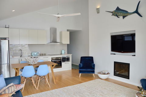 Between Two Beaches - Accommodation Melbourne 0