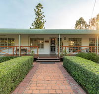 Birds 'n' Bloom Cottages - Accommodation Melbourne