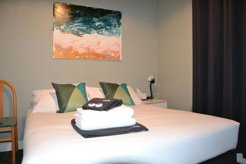 Black Diamond Lodge - Melbourne 4u 3