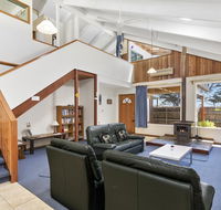 Black Dolphin Waterfront Townhouse - Bay Views - Accommodation Melbourne