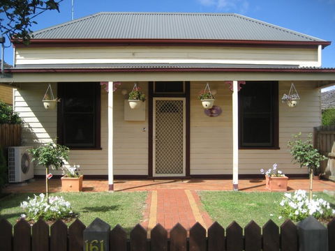 Bloomsbury Cottage - Accommodation Melbourne 0