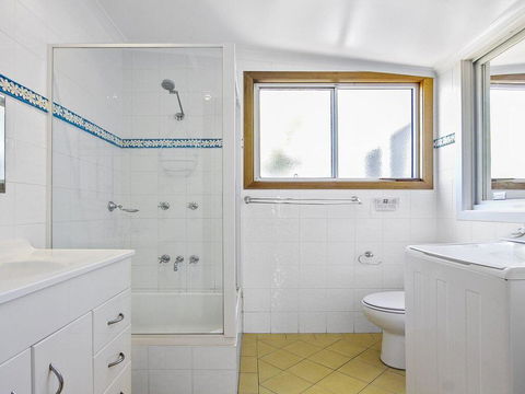 Blue Horizon - Beachfront With Fireplace - Accommodation Melbourne 3