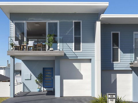 Blue Pelican - Pacific Views, Walk To Beach - Accommodation Melbourne 0