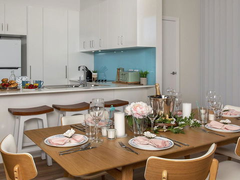 Blue Pelican - Pacific Views, Walk To Beach - Accommodation Melbourne 3