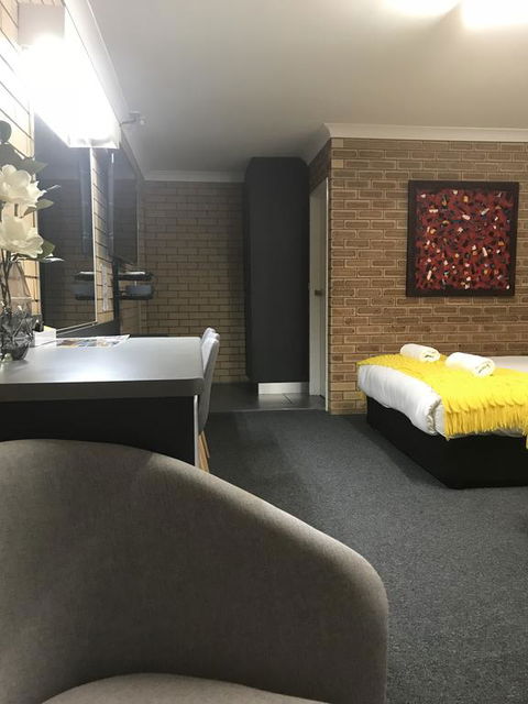 Blue Violet Motor Inn - Accommodation Melbourne 1