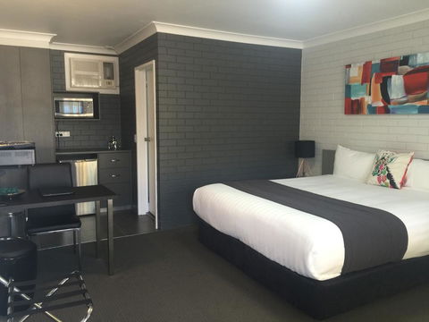 Blue Violet Motor Inn - Accommodation Melbourne 0